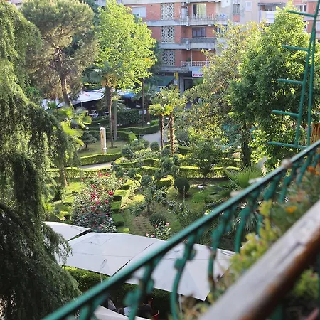 Appartamento A Flower In Tirana